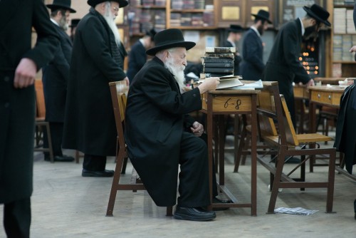 Elder Satmar studying in the Williamsburg's main synagogue. Photo Credit: Mark Hanover